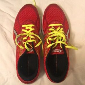 ASICS running shoes size 9 new with tag. Tag is off but in box.